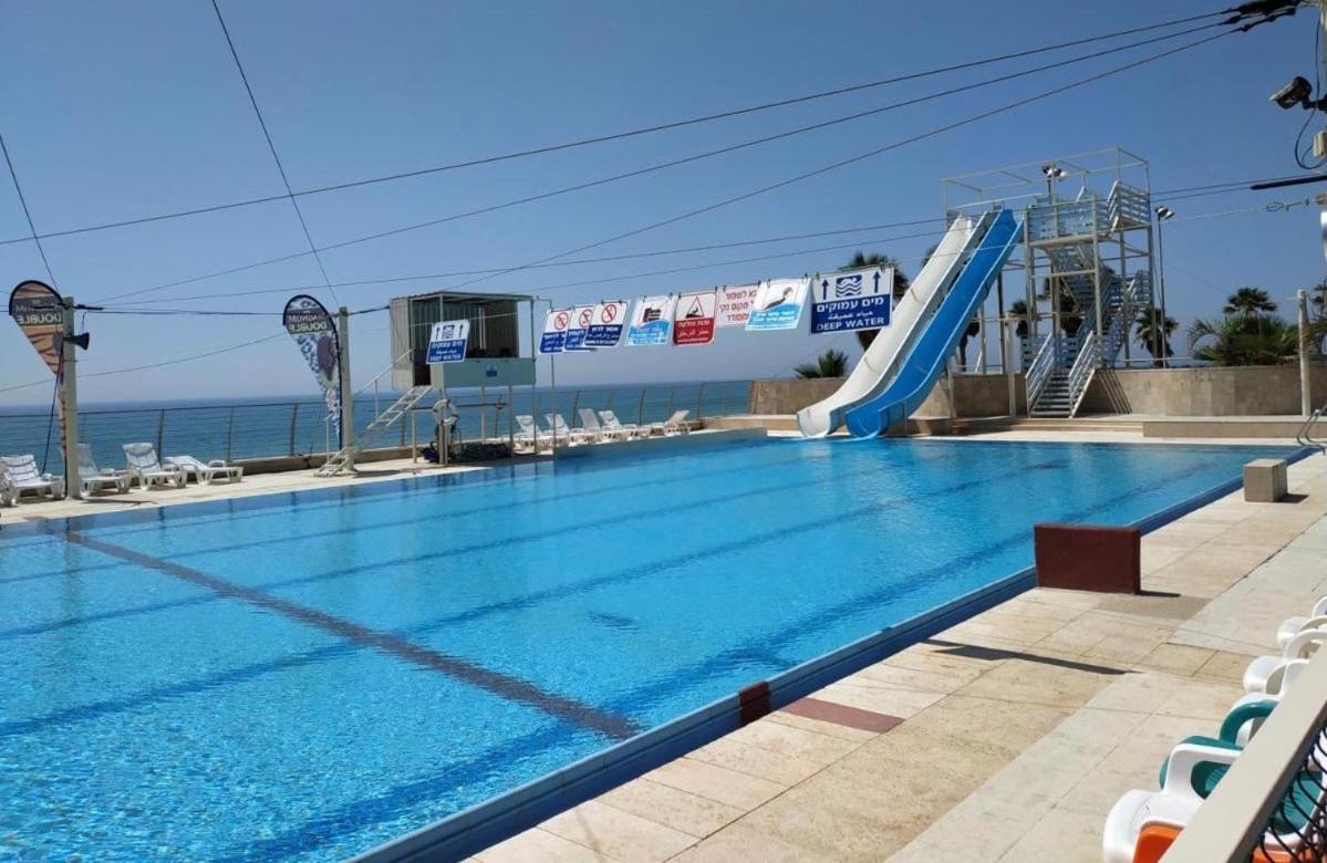 Almog Tower Aparthotel Haifa Buitenkant foto
