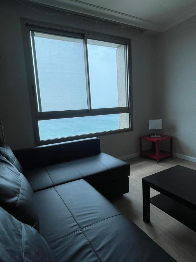 Almog Tower Aparthotel Haifa Buitenkant foto