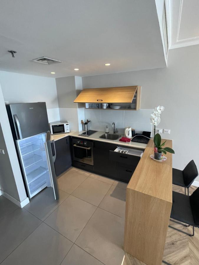 Almog Tower Aparthotel Haifa Buitenkant foto