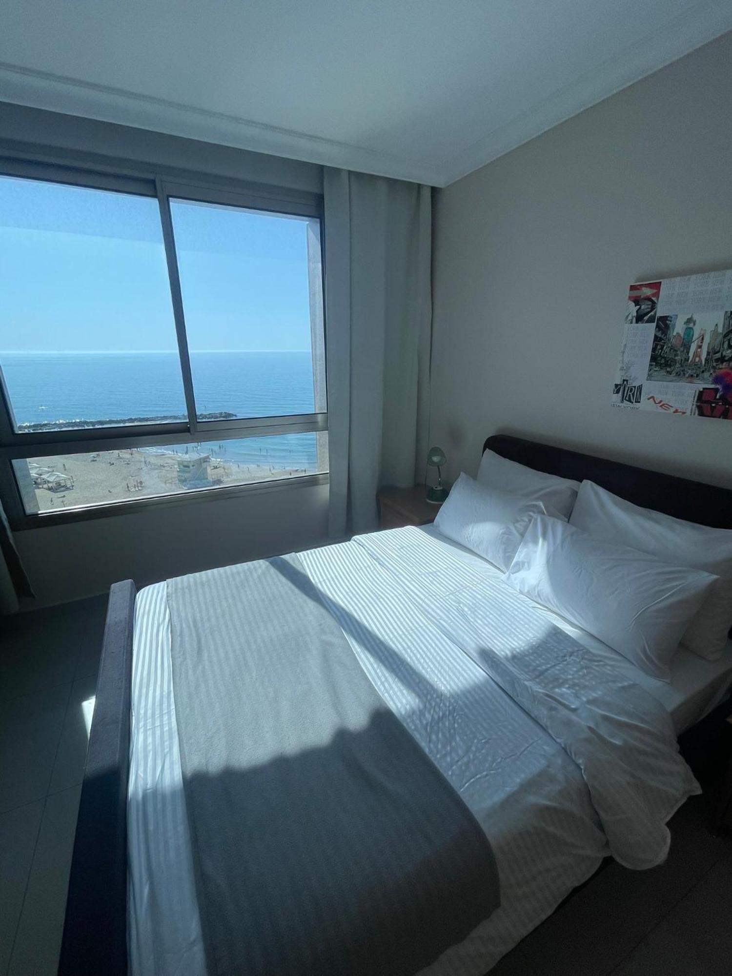 Almog Tower Aparthotel Haifa Buitenkant foto