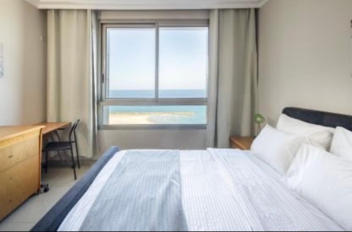 Almog Tower Aparthotel Haifa Buitenkant foto
