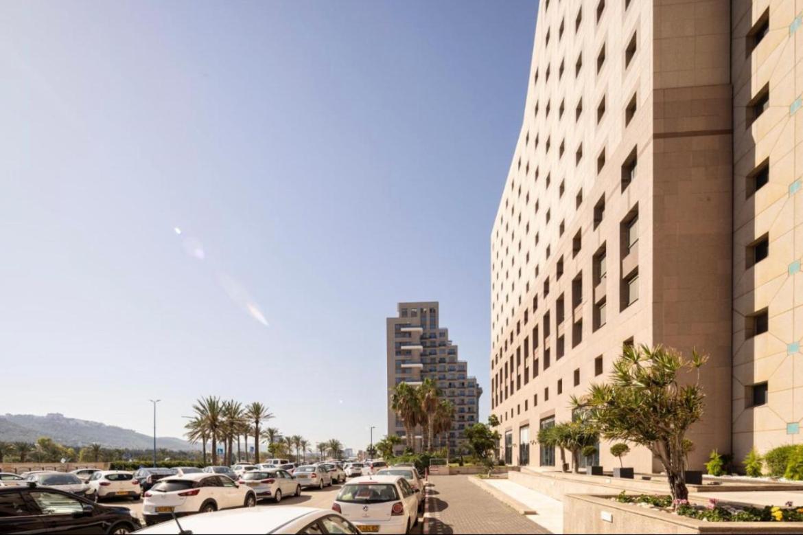 Almog Tower Aparthotel Haifa Buitenkant foto