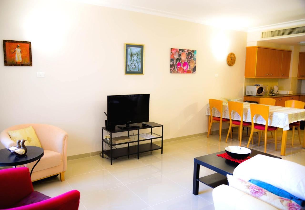 Almog Tower Aparthotel Haifa Buitenkant foto